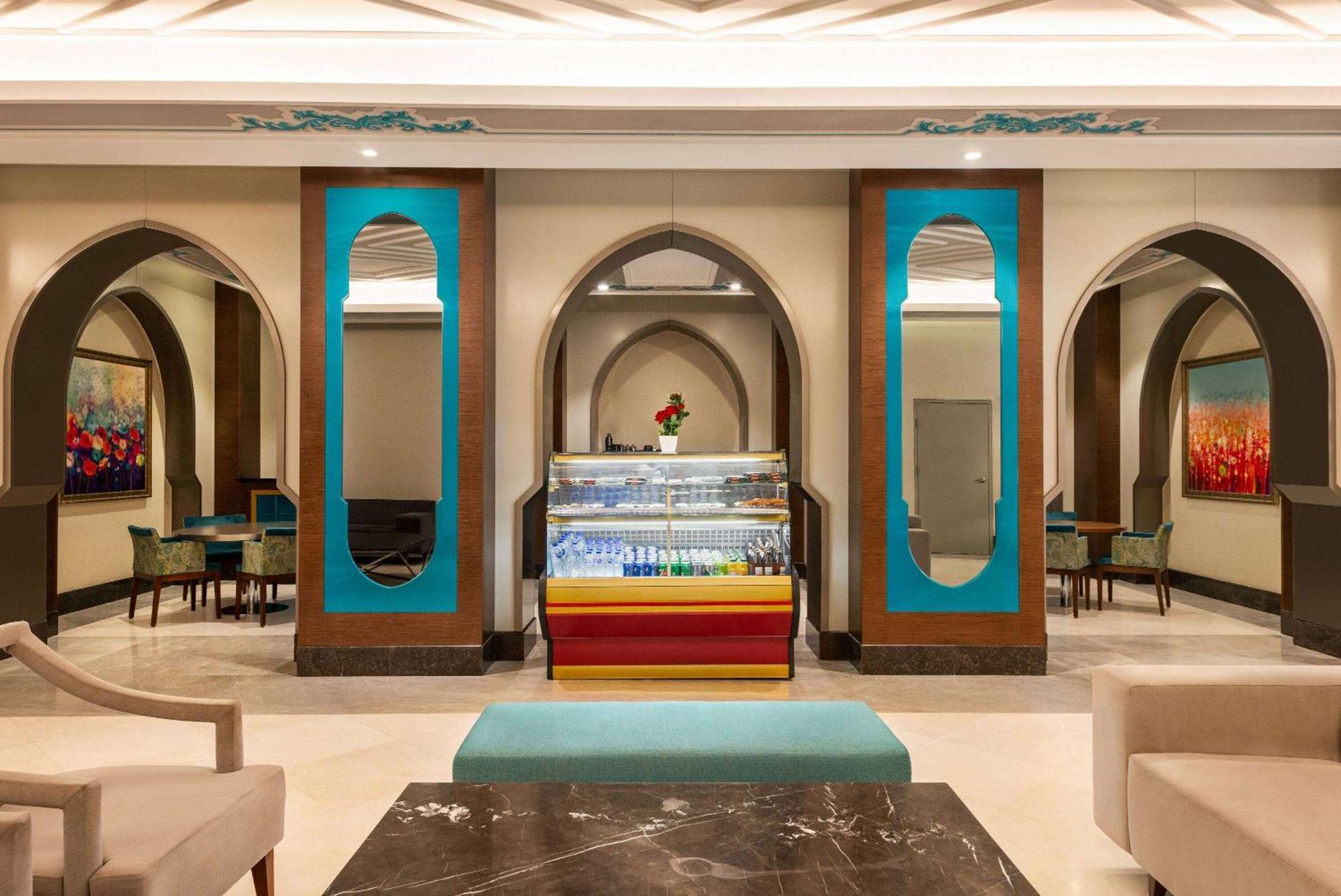 Ramada By Wyndham Makkah Zad Al Tayseer होटल 3*