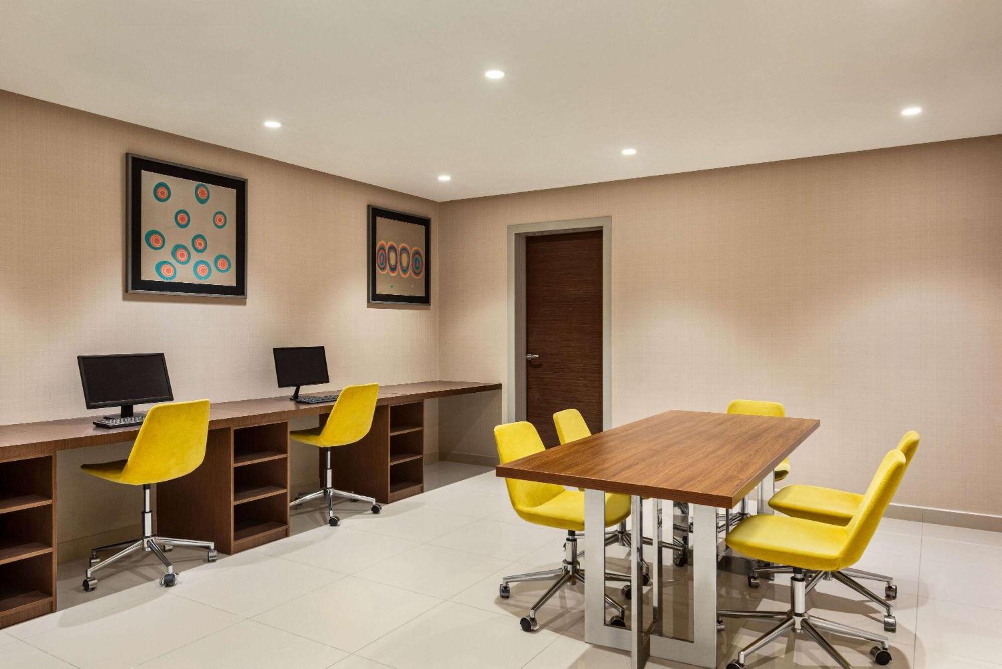होटल Ramada By Wyndham Makkah Zad Al Tayseer