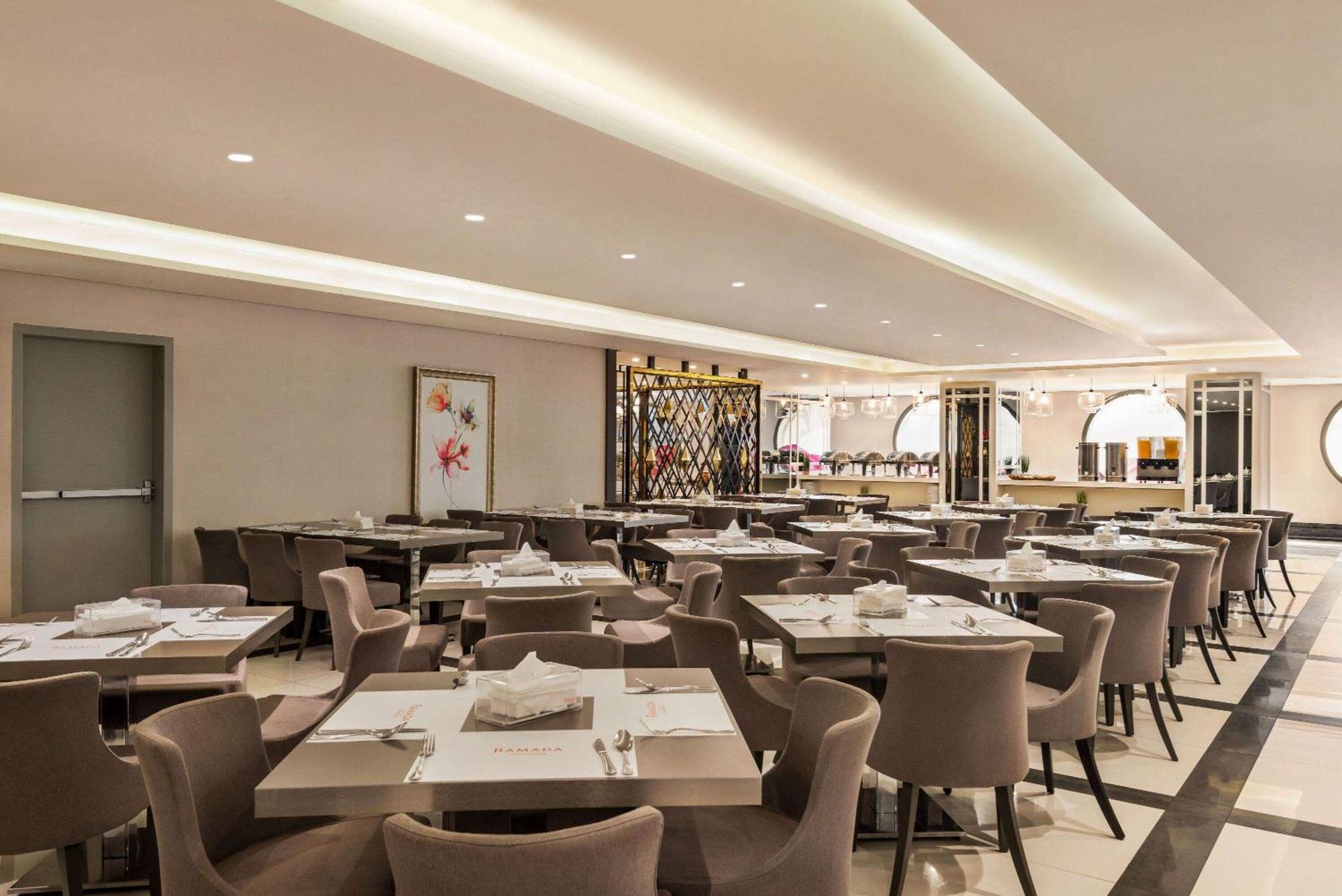 होटल Ramada By Wyndham Makkah Zad Al Tayseer 3*